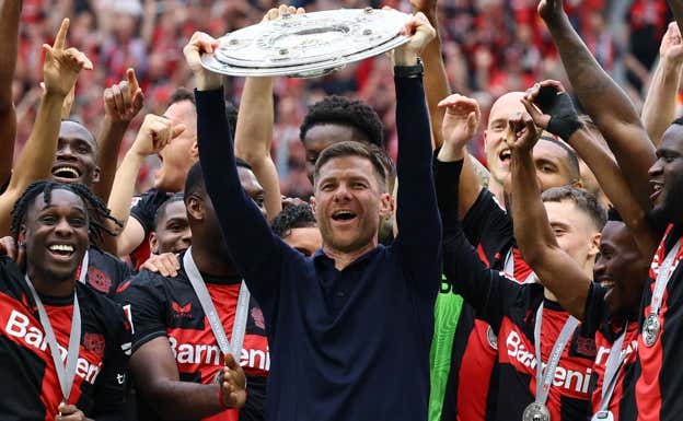 Xabi Alonso, con la Bundesliga.