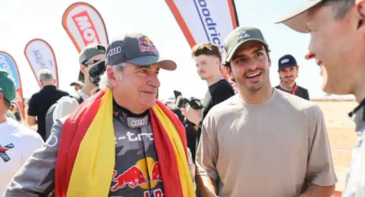 Carlos Sainz padre e hijo en el Dakar. /AFP
