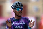 Luke Plapp gana la etapa y Juan Ayuso vuelve a 'morder' a Primoz Roglic