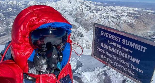 Karel Abraham deja las motos y conquista el Everest en una hazaña sobrehumana: “El reto más difícil de mi vida”