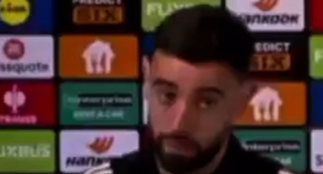 Una periodista pregunta a Bruno Fernandes en euskera y su reacción desata las risas.