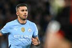 Fiesta completa en el Etihad: el Manchester City acaricia la Champions en la despedida de De Bruyne... ¡y en el regreso de Rodri!