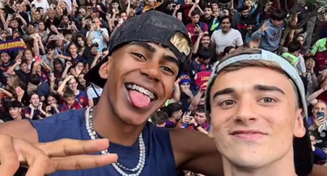 Toda la plantilla del Barcelona fue a celebrar los éxitos de esta temporada en PortAventura.
