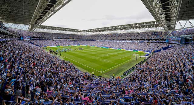 La conjura del Espanyol, un sold-out en Cornellà y la promesa de un capitán: “Si ganamos, me quedo”