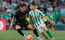 Rafa Mir se cuela en la fiesta de Antony para firmar las tablas en el adiós al Villamarín