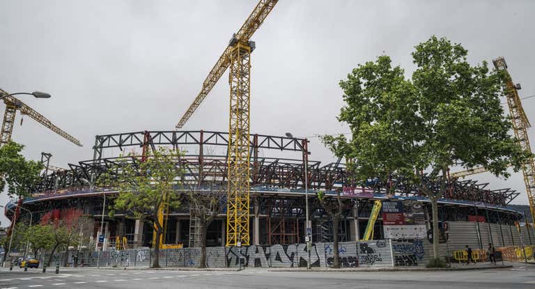 El Camp Nou, visto desde fuera a 1 de mayo de 2025.