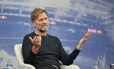 Jürgen Klopp le saca los colores a Anfield: «Apagué la televisión al ver los abucheos a Alexander-Arnold»