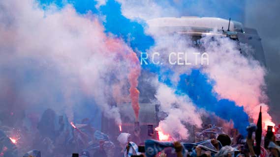 El autobús del Celta, la semana pasada llegando a Balaídos. /RC CELTA
