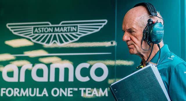 Adrian Newey se cubre las espaldas en su primer día de verde con Aston Martin: «Es un proyecto de dos años»