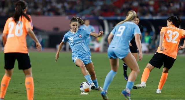 ¿Cómo acaba esta falta en la final de la Champions de Asia?