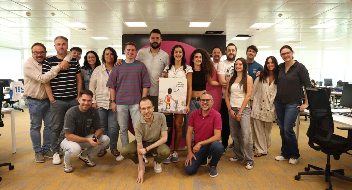Carolina Marín, en su visita a la redacción de Relevo./