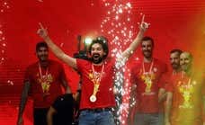 Sergio Llull congrega a toda la galaxia de estrellas del baloncesto español para decir adiós a la Selección: «Me he dejado el alma y alguna parte de mi cuerpo»