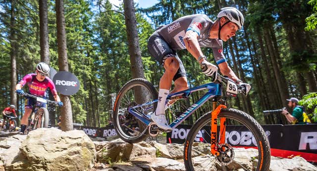 Mathieu van der Poel podría correr el Dauphiné pese a su fractura de escafoides