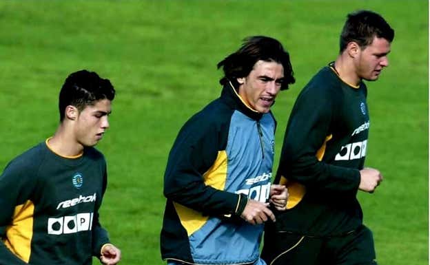 Sá Pinto junto a un jovencísimo Cristiano Ronaldo.  Agencias